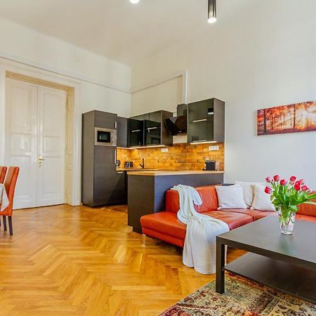 Supercentral Boutique Suite Будапеща Екстериор снимка